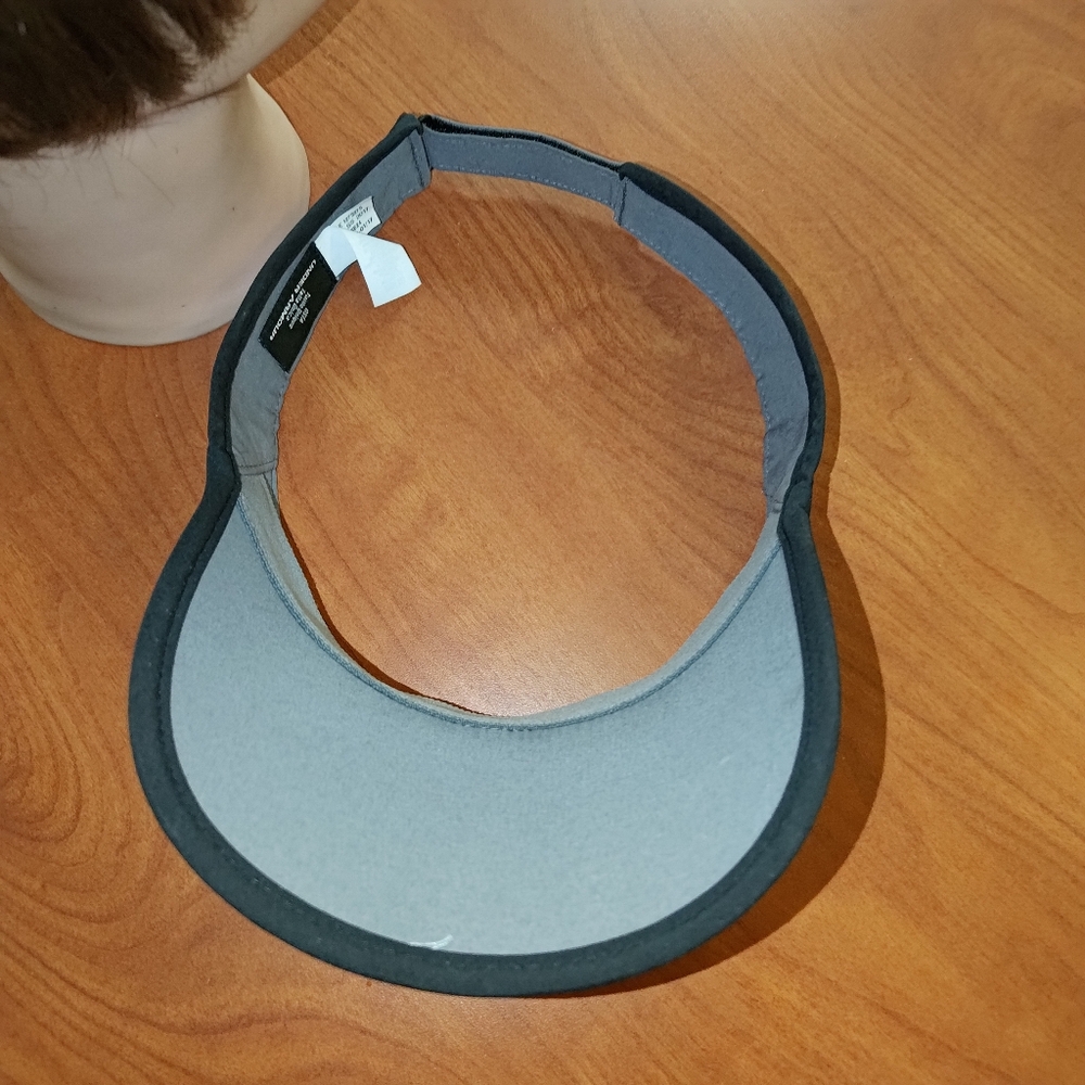 Under Armour Reflective Logo Adjustable Visor Gra… - image 8